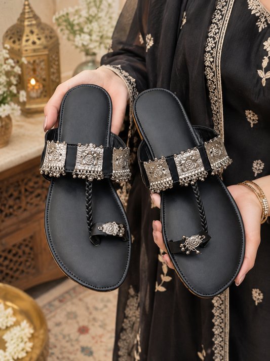 The Black Silver Motif Kolapuri.