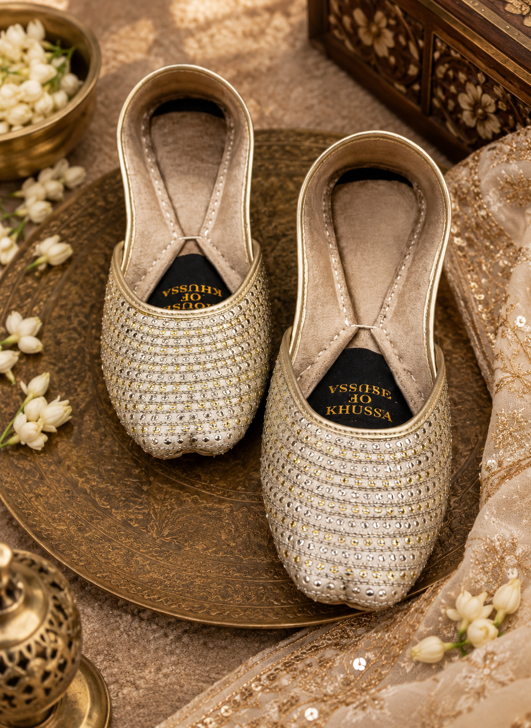 Zarmin Elegant Embellished khussa