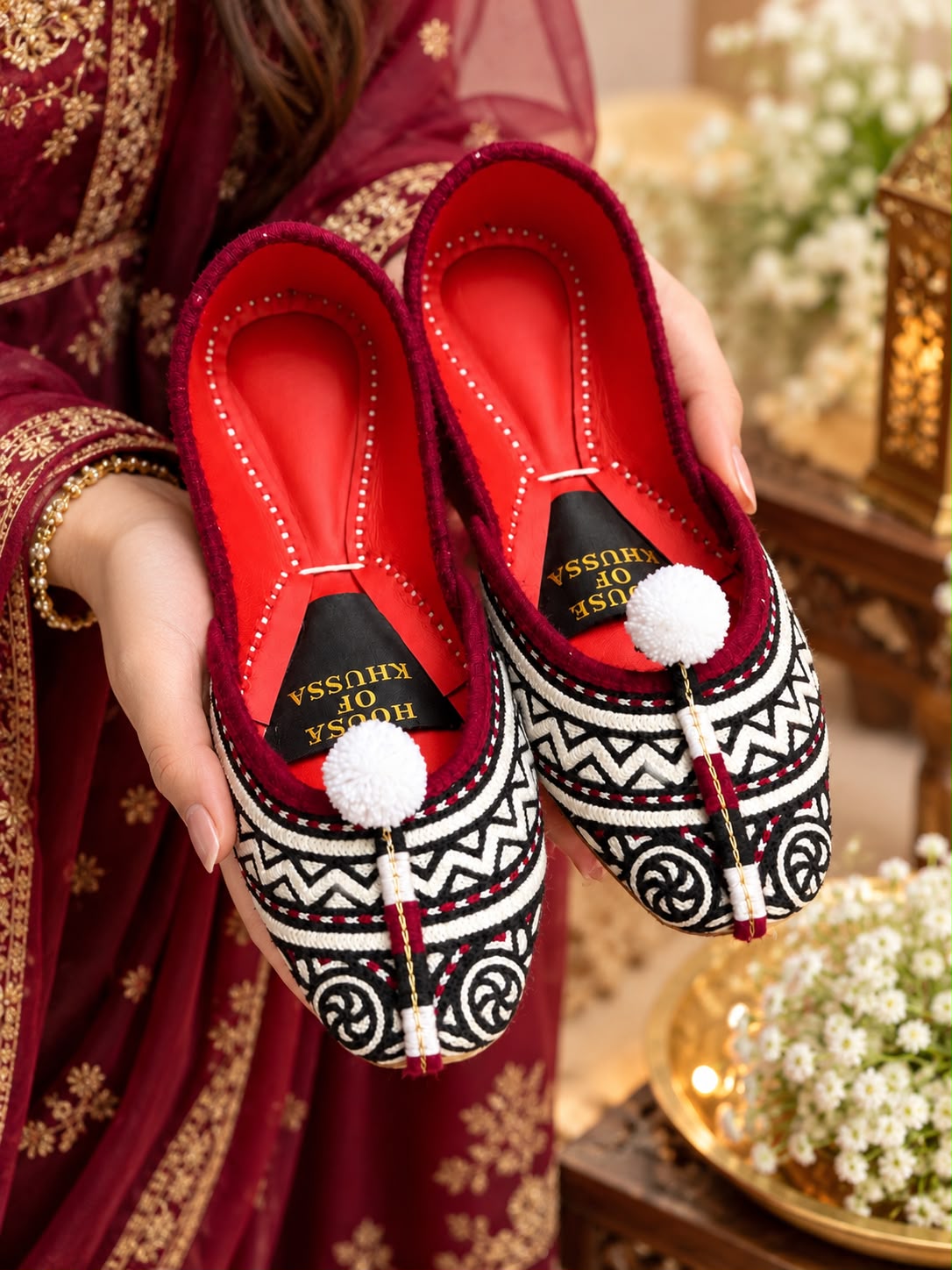 Black & White Embroidered Khussa