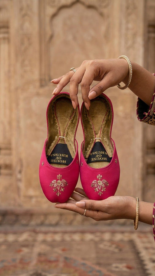 Noor-e-Zari Pink Embroidered Khussa