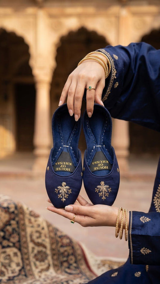 Noor-e-Zari Midnight Blue Embroidered Khussa