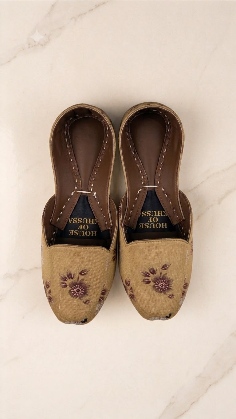 Classic Beige Floral Khussa