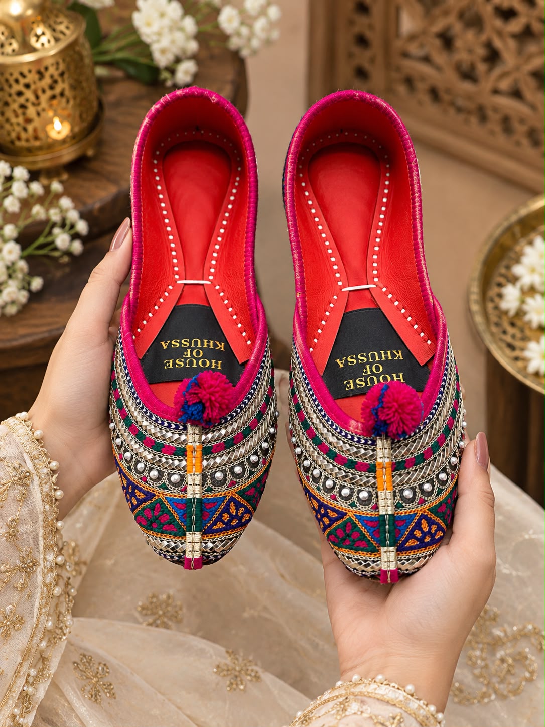 Rang-e-Riwaayat Multicolor Embroidered Khussa
